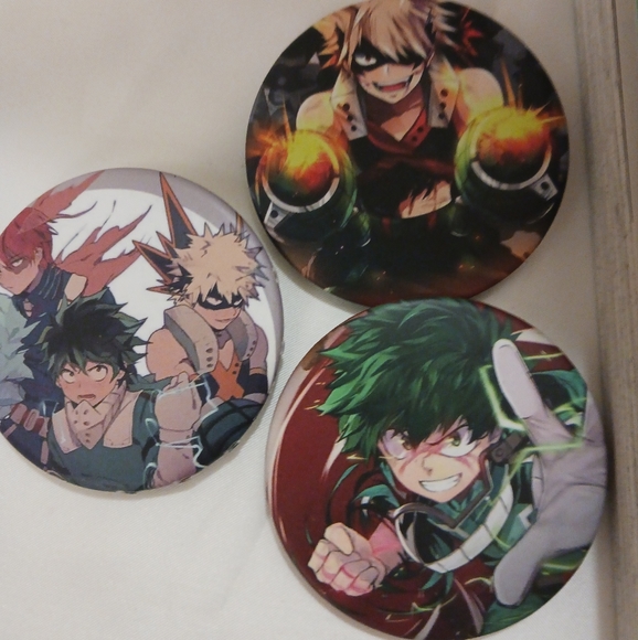 Manga Book bundle 3 pins and 5 stickers - Picture 3 of 4